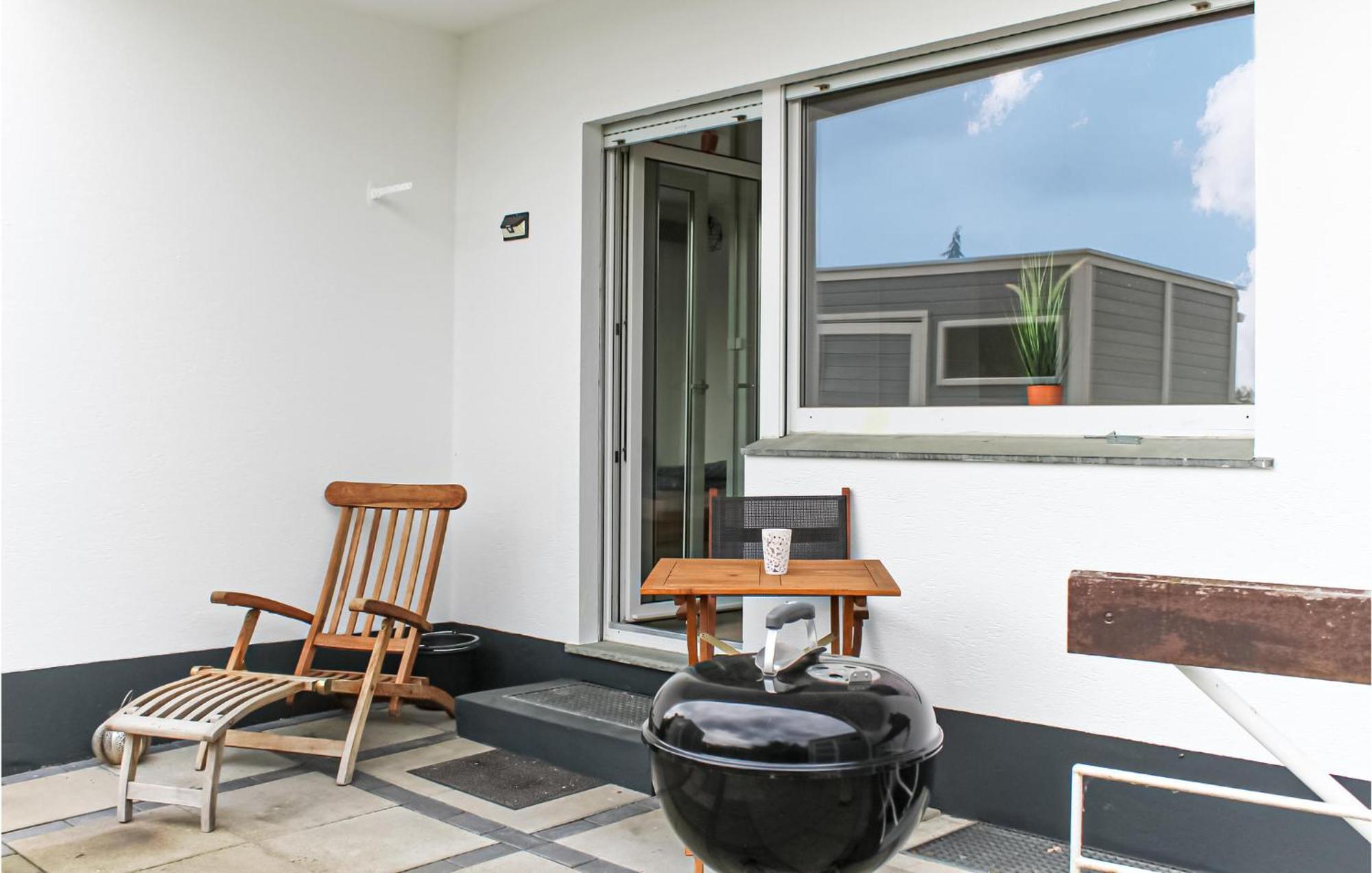 1 Bedroom Stunning Apartment In Детмольд Екстер'єр фото